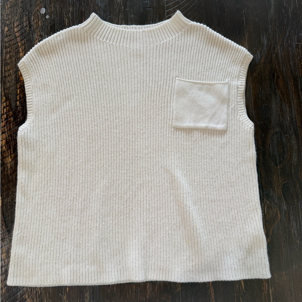 Sleeveless Knit Pocket Sweater Vest in Ivory